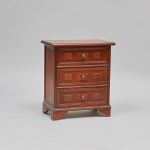 1016 6111 CHEST OF DRAWERS